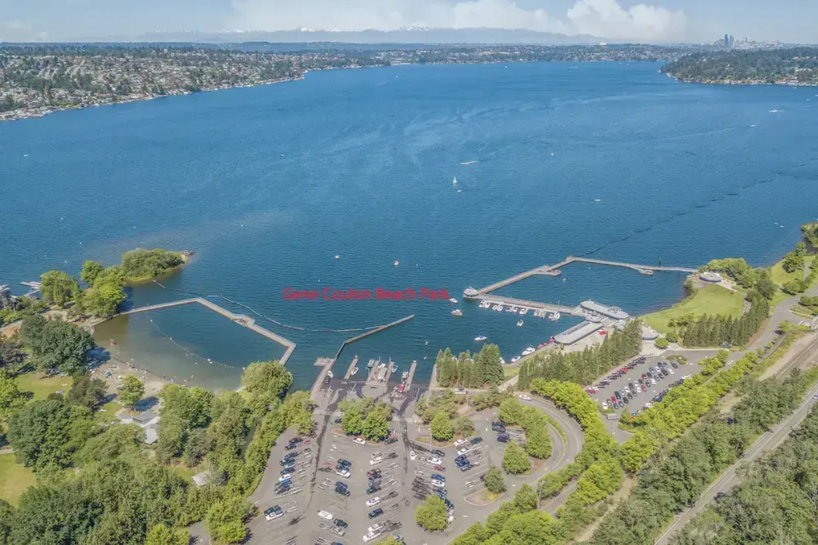 Renton Lakeside Oasis, Lakeview, 4B 2.5B, Spacious