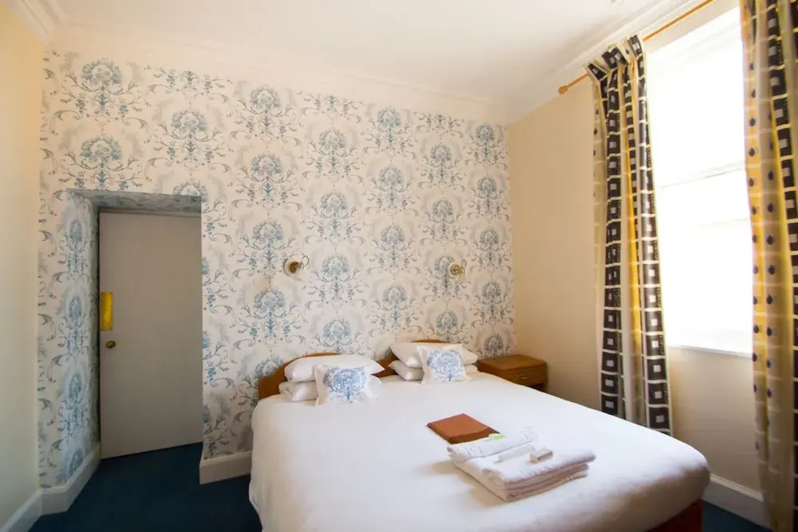 Royal Mackintosh Hotel