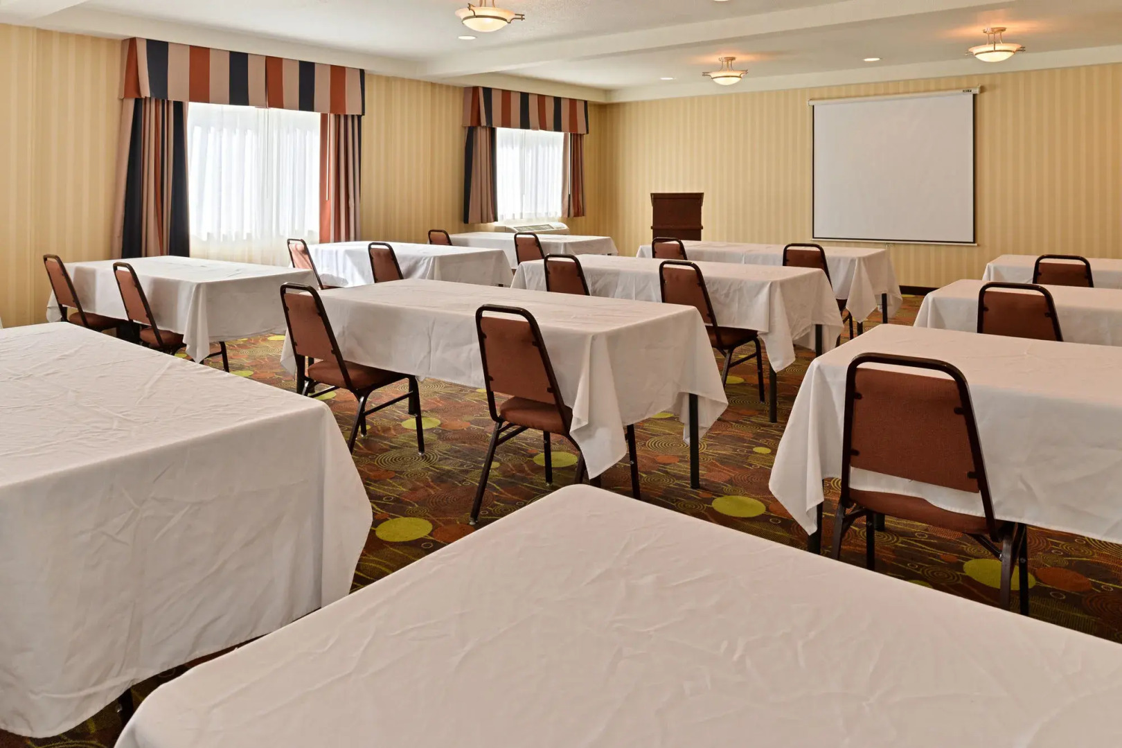 Holiday Inn Express Portland South-Lake Oswego by IHG