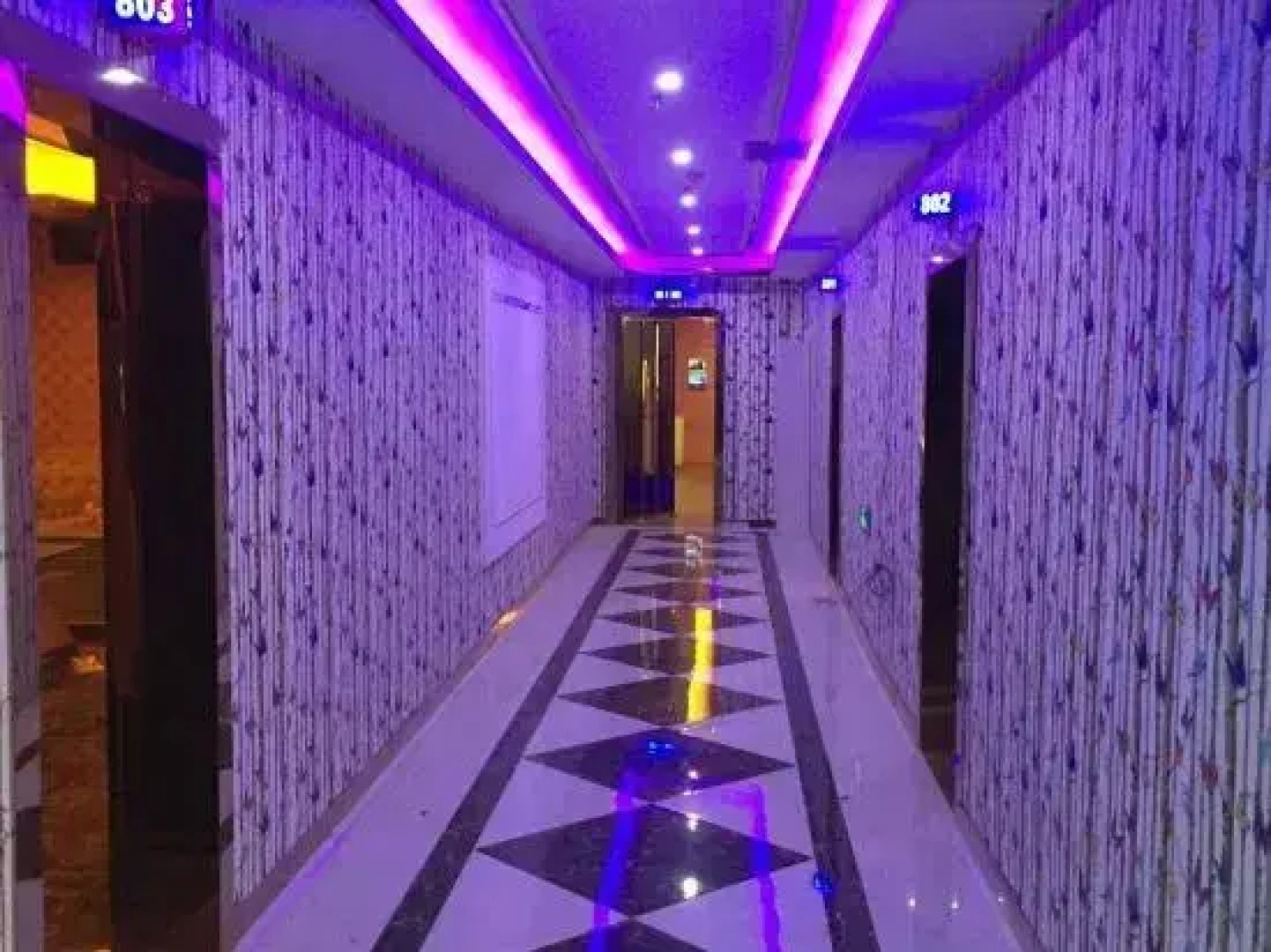 Guiping Golden Phoenix Hotel
