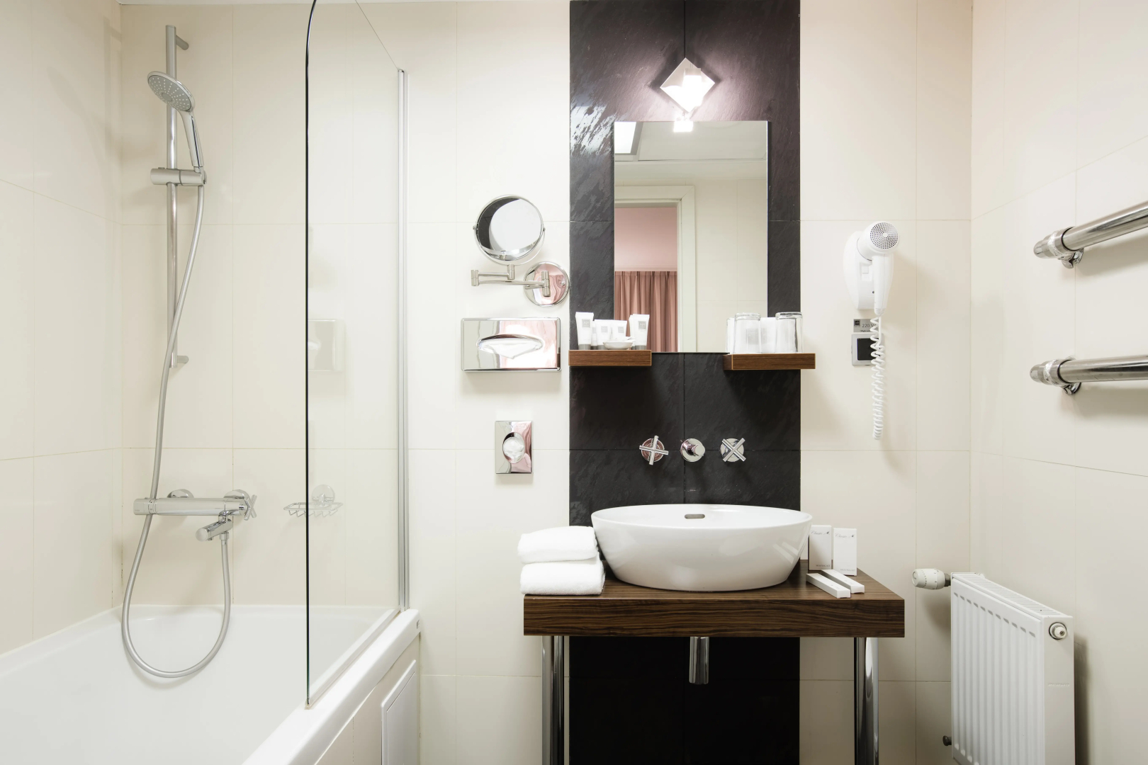 Avalon Hotel & Conferences