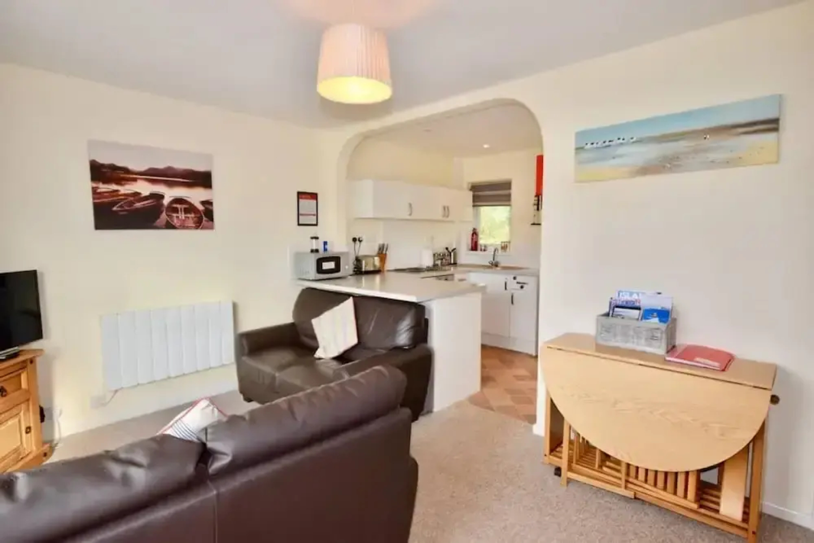 Seashells Dog Friendly Seaview Beach Chalet Sleeps 4 Beach Opposite