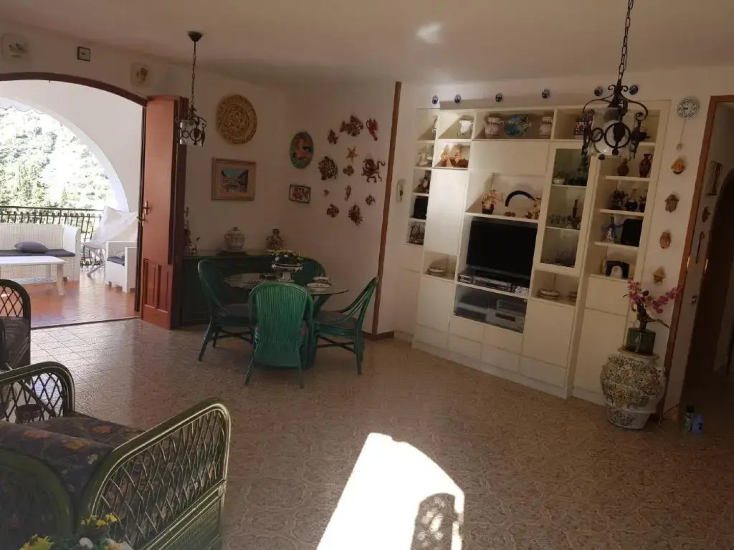 Villa del Golfo Urio with swimming pool shared by the two apartments