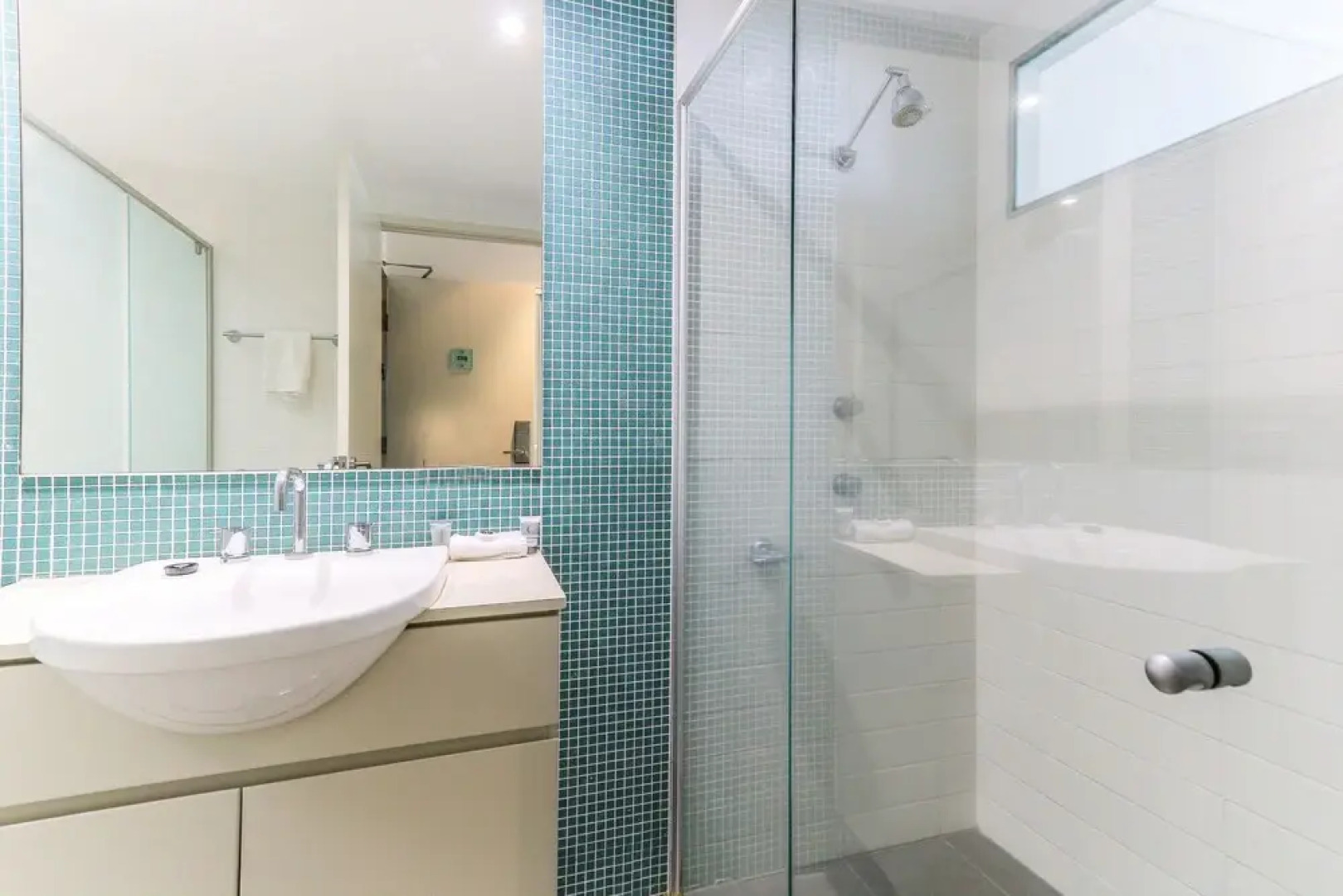 Lagoon Pool 2 Bedroom Spa Suite