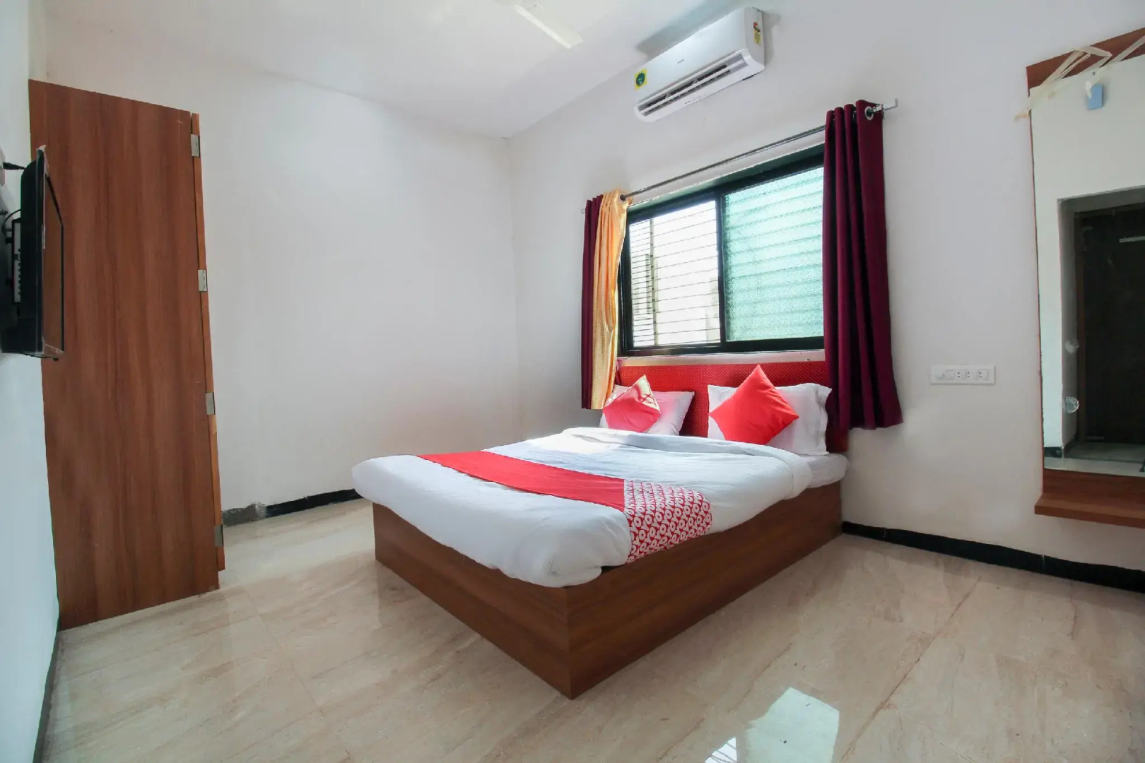 OYO 68030 Hotel Bawarchi Lodge