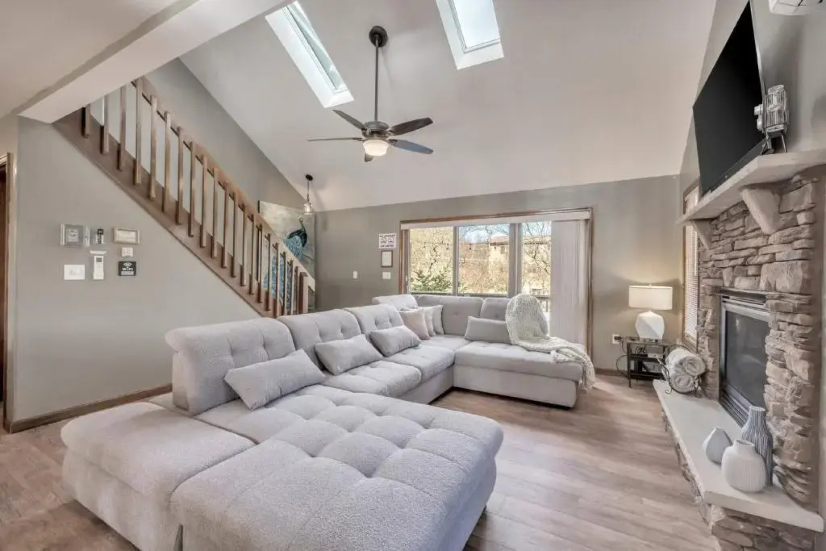 Steps To The Lake House, Hot Tub, Game Room, Deck