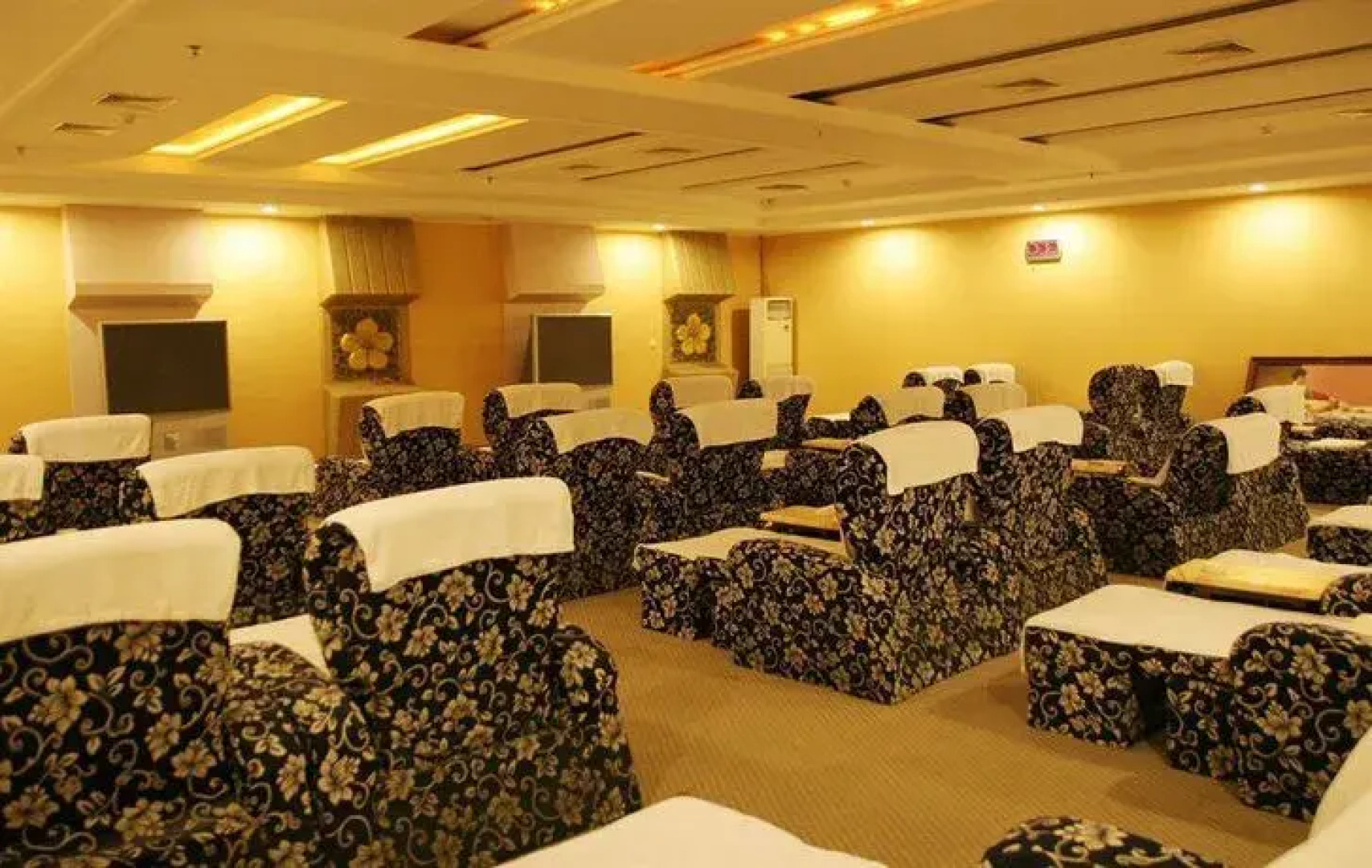 Longjing International Hotel & Spa