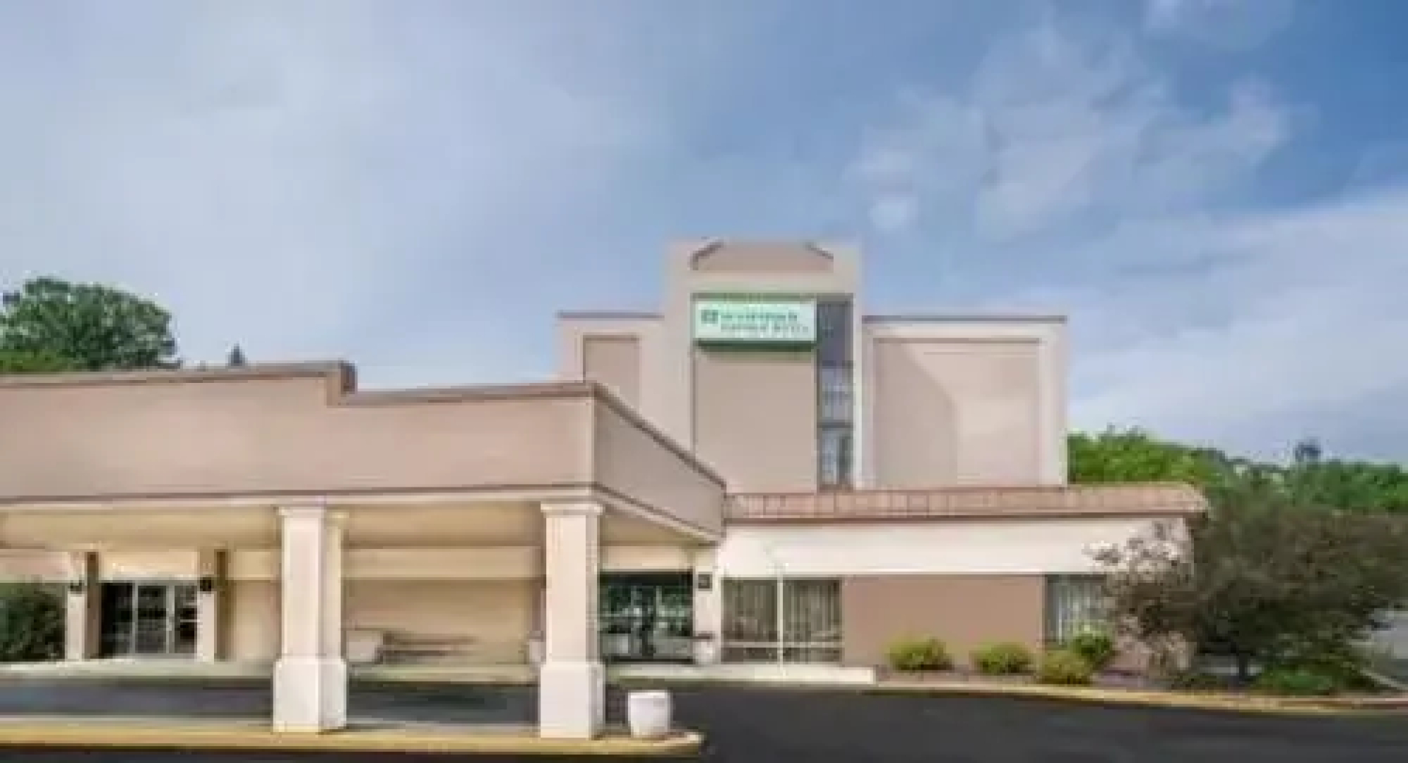 AmericInn by Wyndham Rochester Near Mayo Clinic
