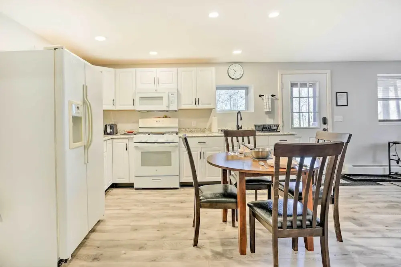 Charming Beacon Apt w/ Fire Pit: Near Hiking!