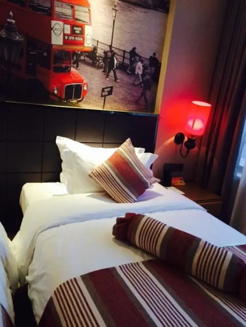 Xianning Youth Theme Hotel