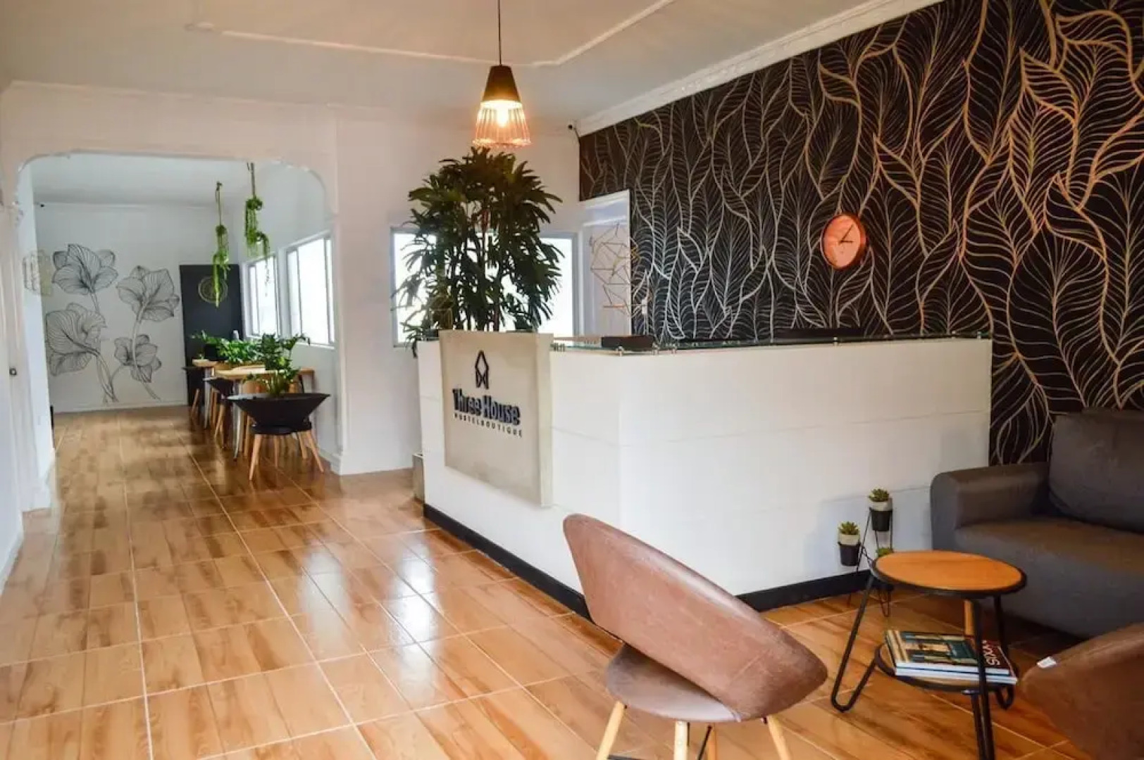 Three House Hostel Boutique