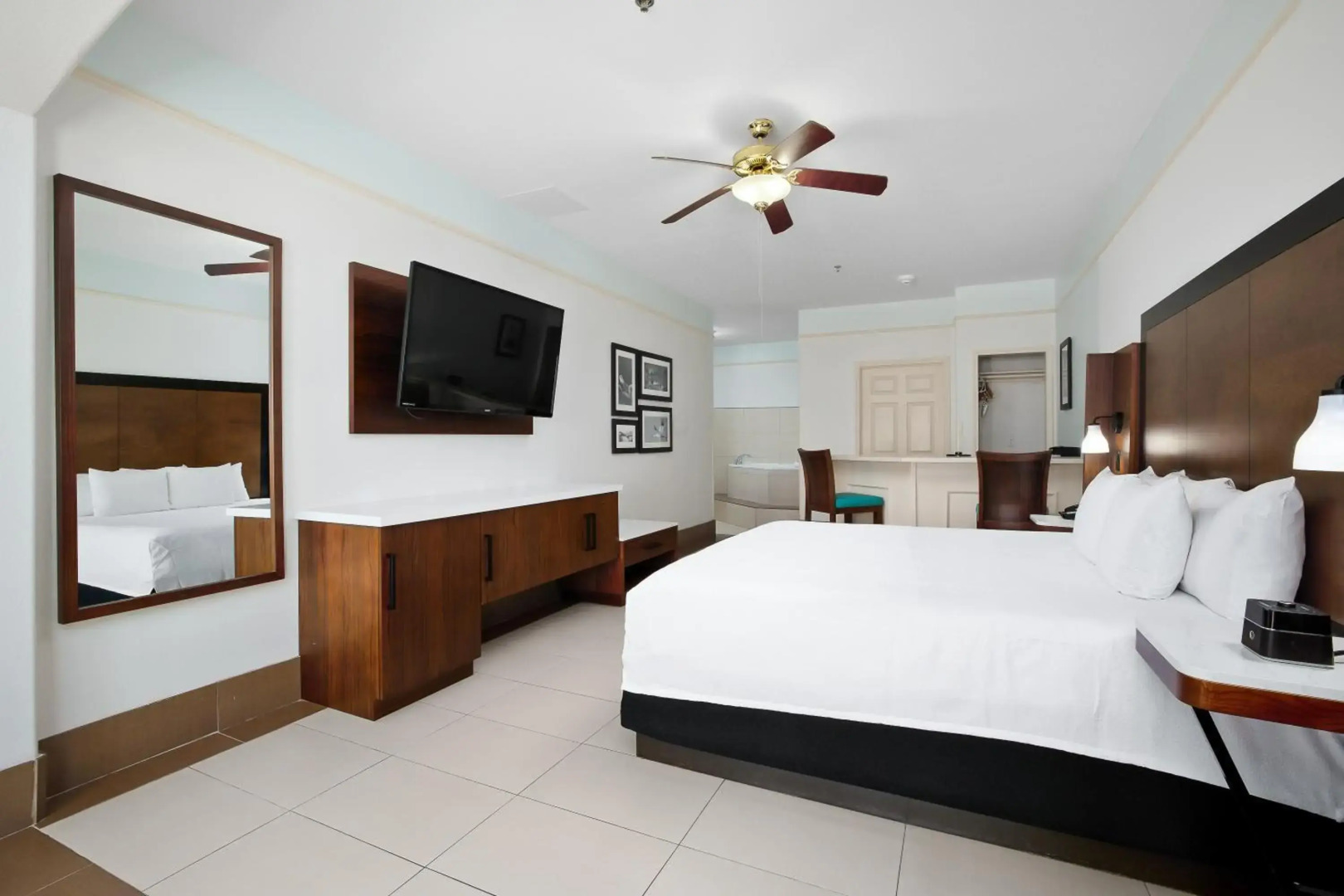 La Quinta Inn & Suites by Wyndham South Padre Island Beach