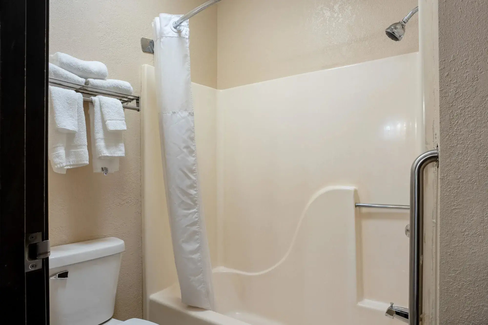 Quality Inn Galesburg near US Highway 34 and I-74