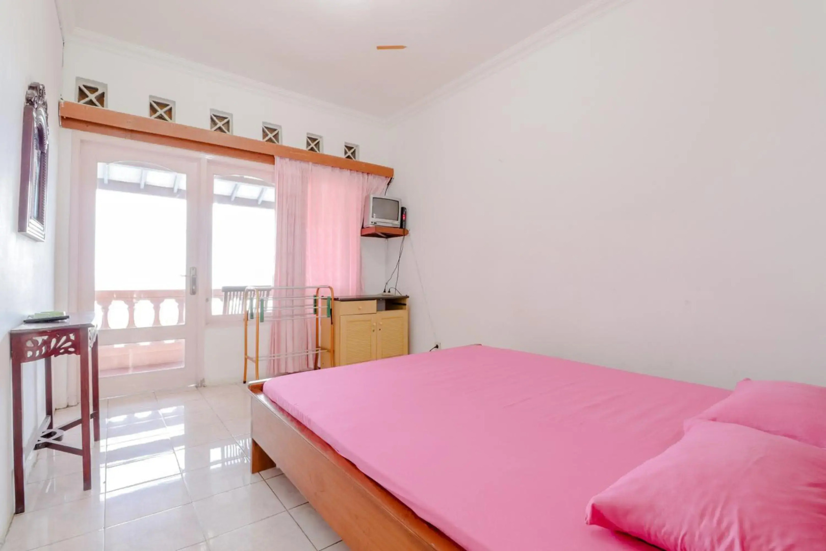 Adinda Beach Hotel and Villa by ZUZU