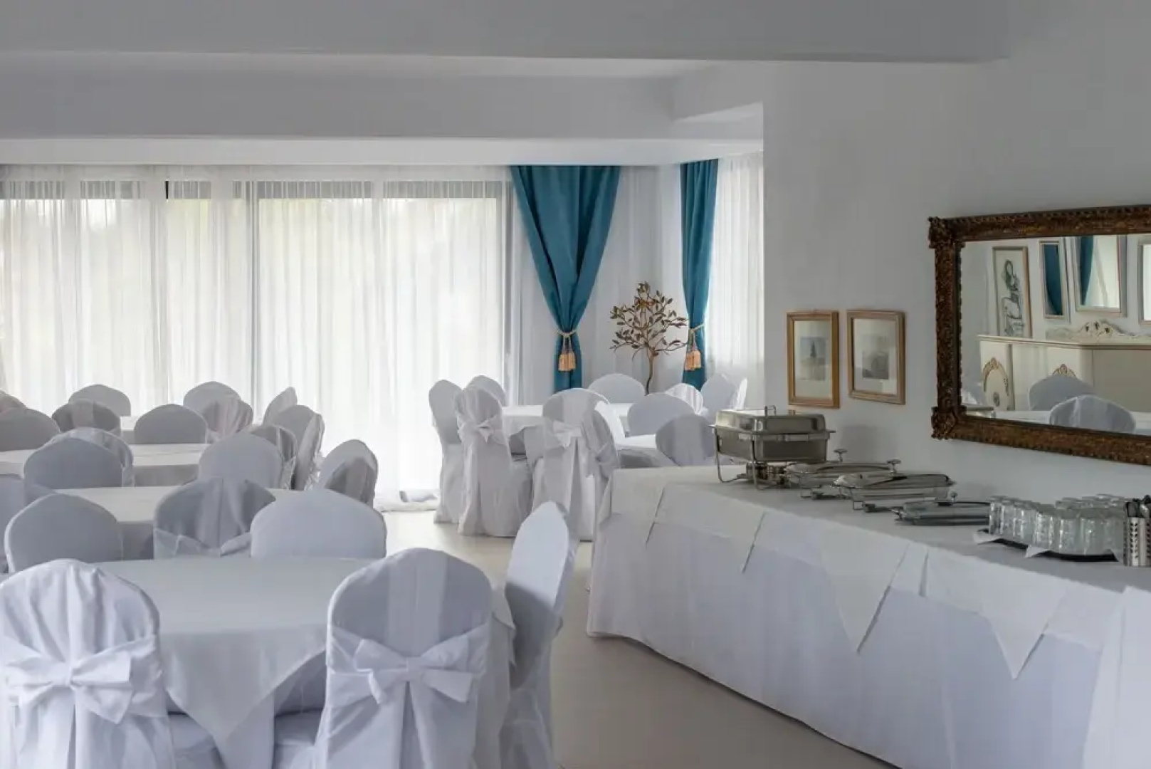 Light Blue Luxury Rooms