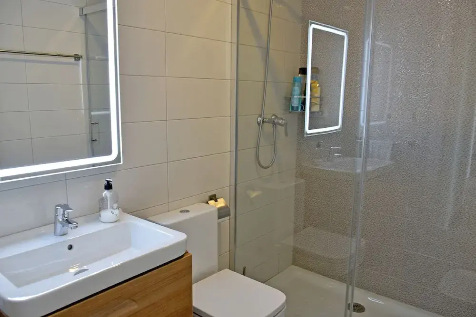 Apt with Sea View & Pool 5