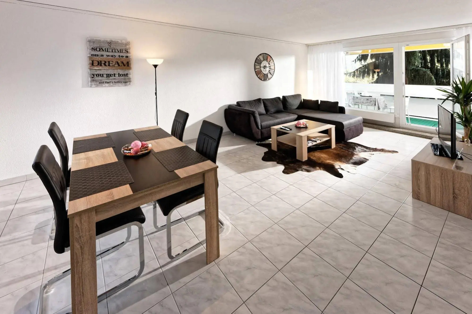 Max Aviation Villa & Apartments