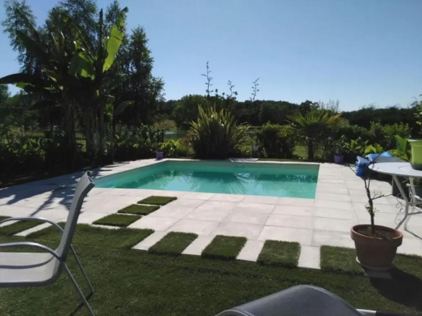 Villa With 3 Bedrooms In Lavergne, With Wonderful Lake View, Private Pool, Furnished Garden - 186 Km From The Beach