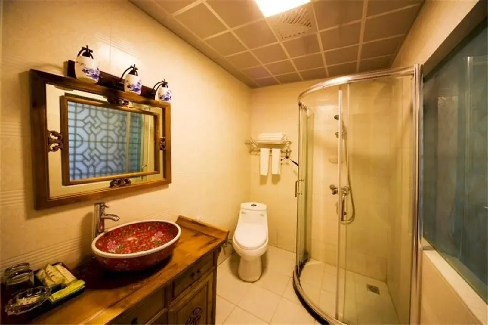 Mount Emei Happy Hotel