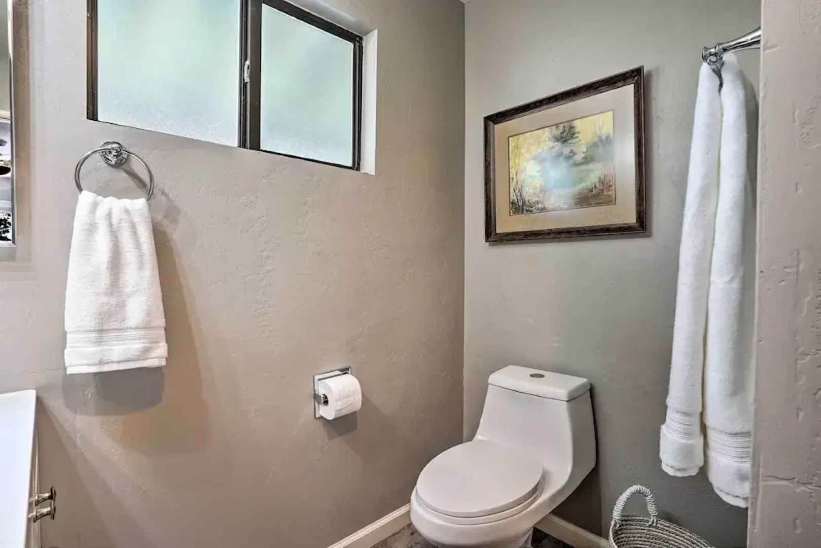 Hot Tub & Spacious Yard: Chino Valley Home!