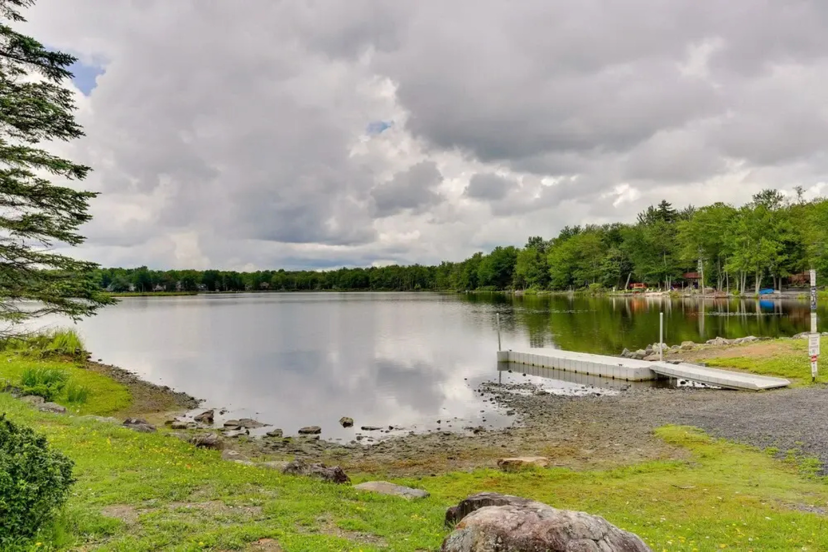 Tobyhanna Retreat w/ Deck, Pool + Lake Access!