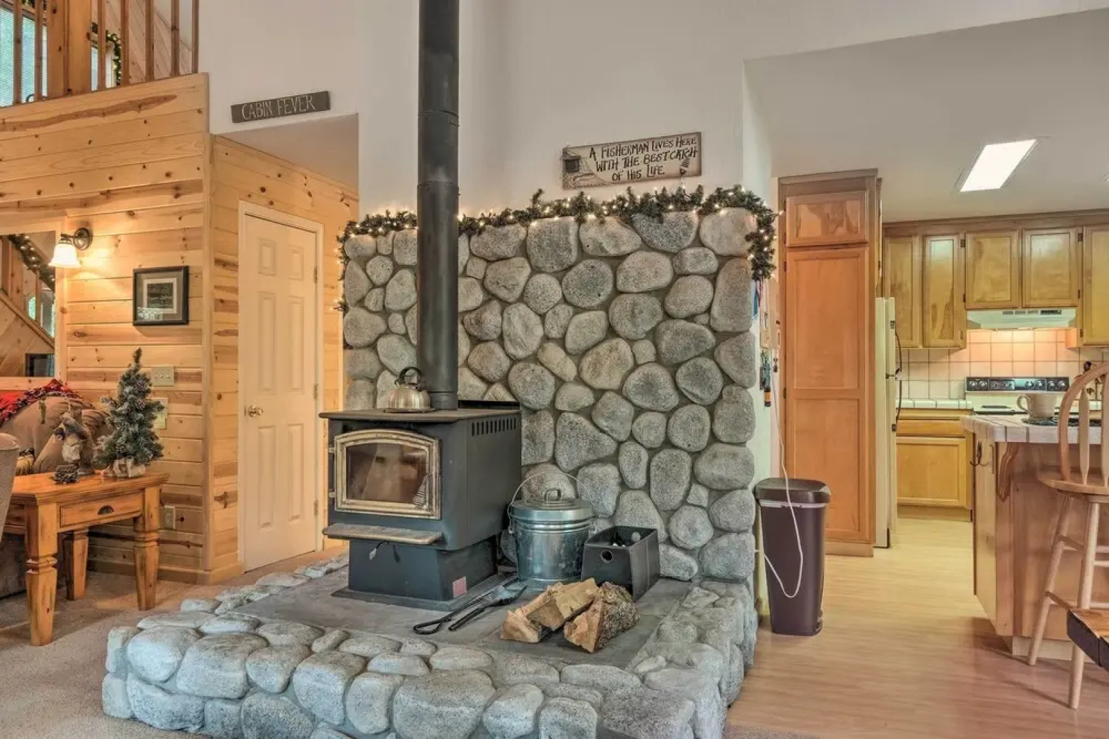 Cozy Camp Connell Cabin: Large Game Room & Decks!