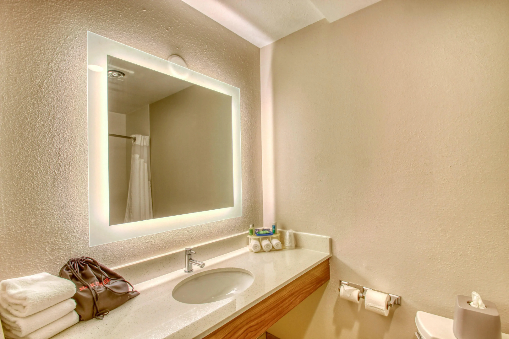 Holiday Inn Express Hotel & Suites Oshkosh by IHG