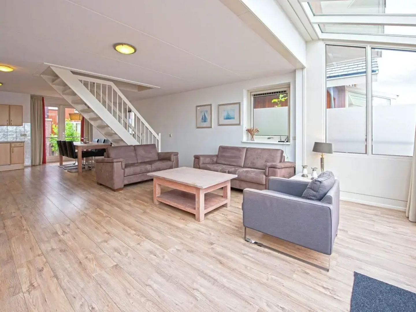 Tidy apartment with dishwasher, close to Amsterdam