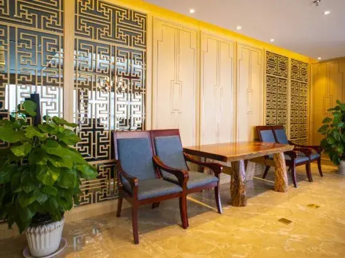Yihai Alliance Hotel