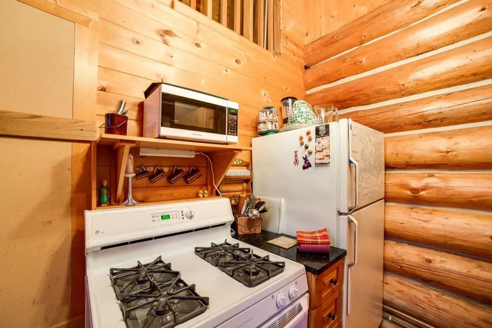 97MF - Lakeside - Dock - BBQ - Pets Ok - Sleeps 6