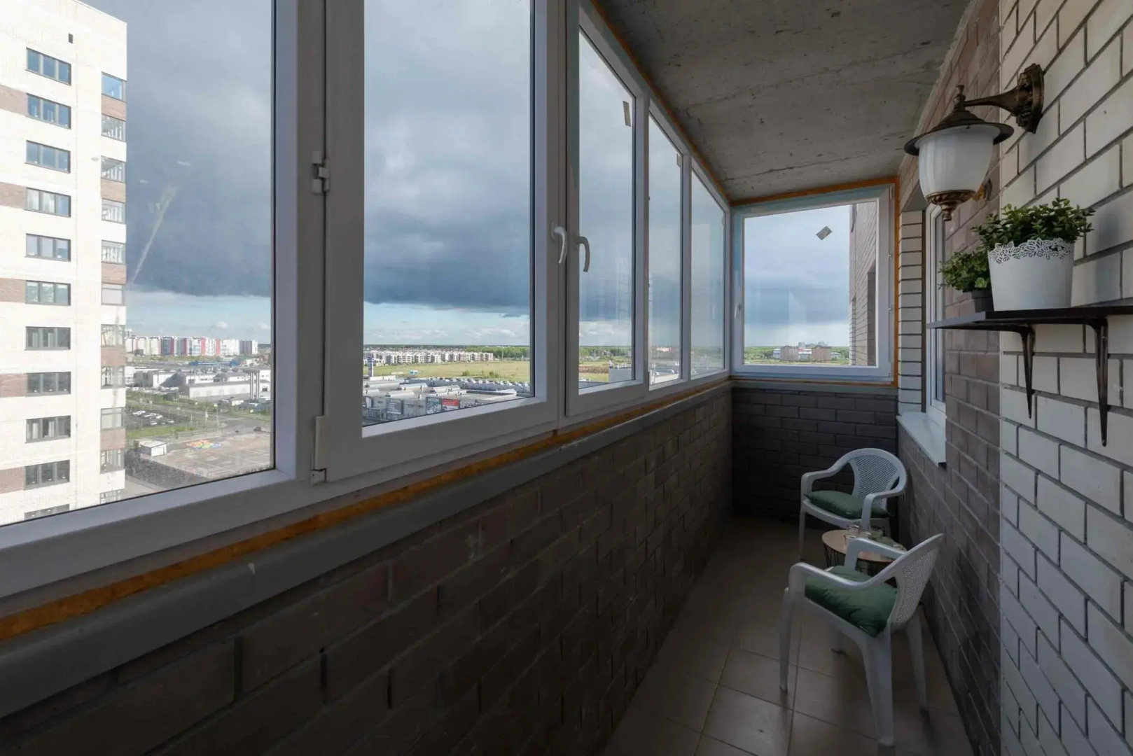 Compass (Компасс) на улице Дмитрия Менделеева