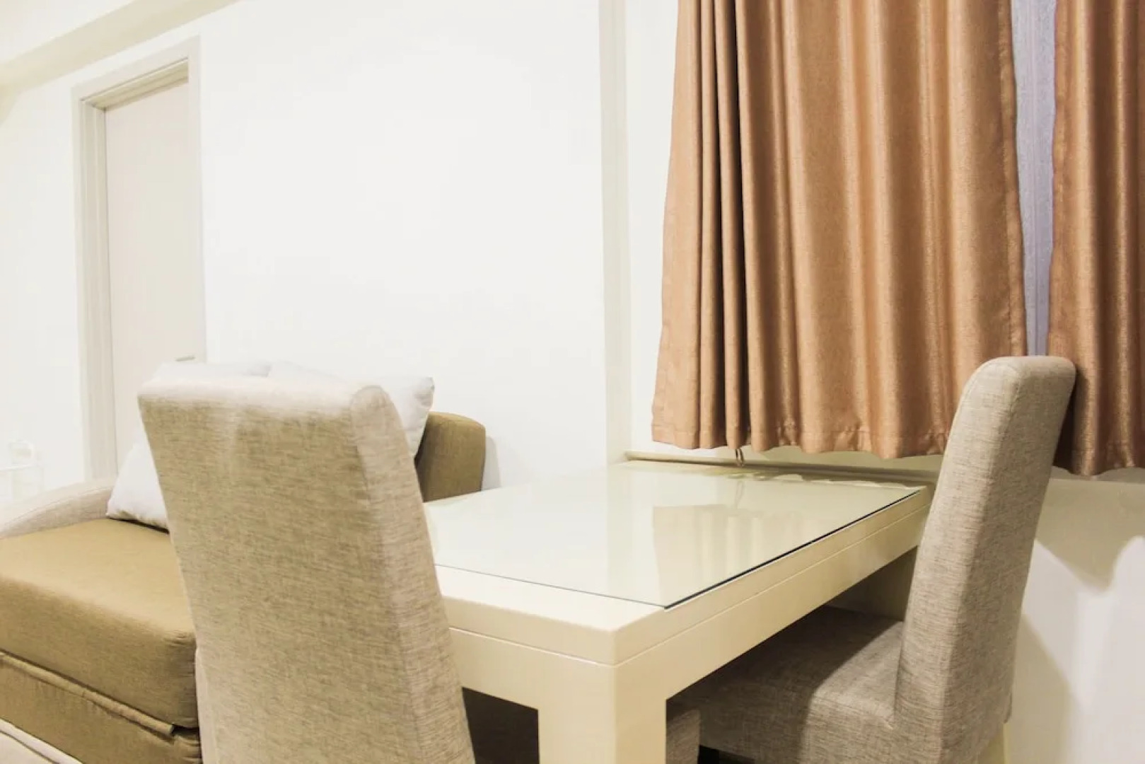 Best And Homey 2Br With Sofa Bed At Meikarta Apartment