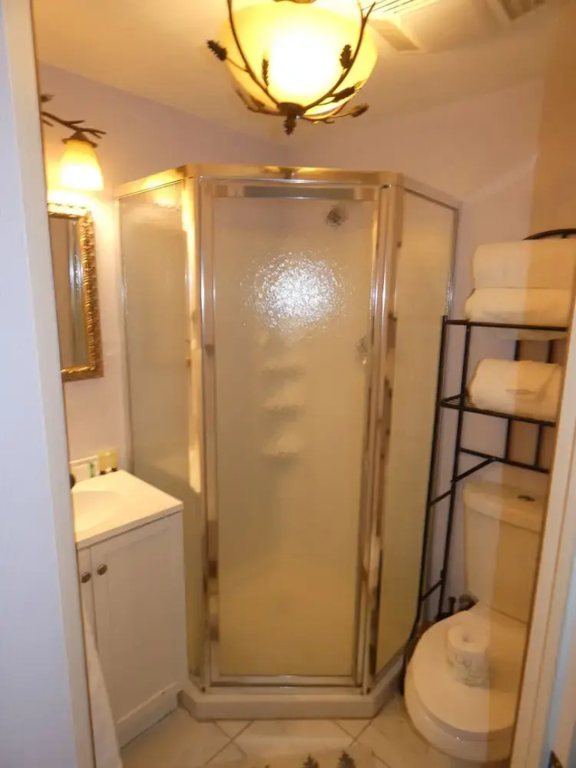 Yellowstone Motel - Adults Only