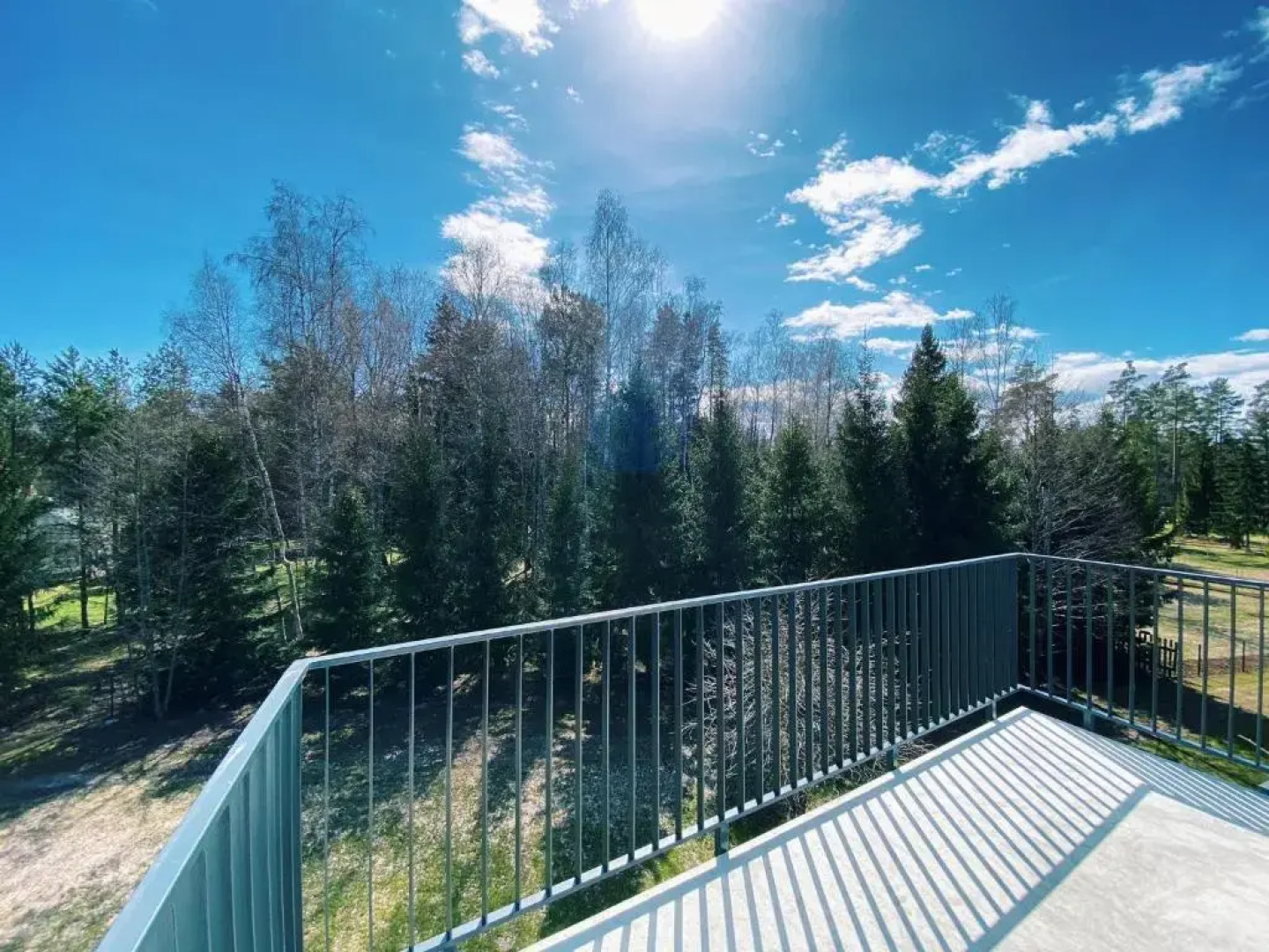 Albatross Mini - 2 Room Seaside Air-conditioned Apartment with Balcony