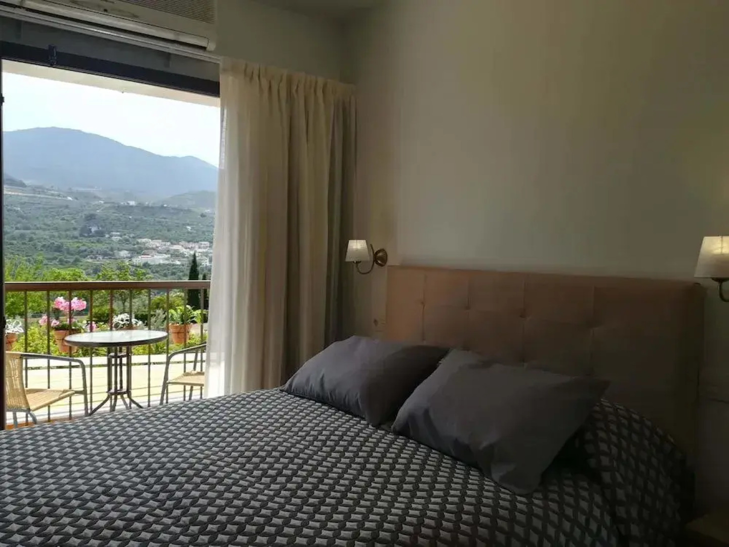 Hostal y Apartamento Rural Los Naranjos