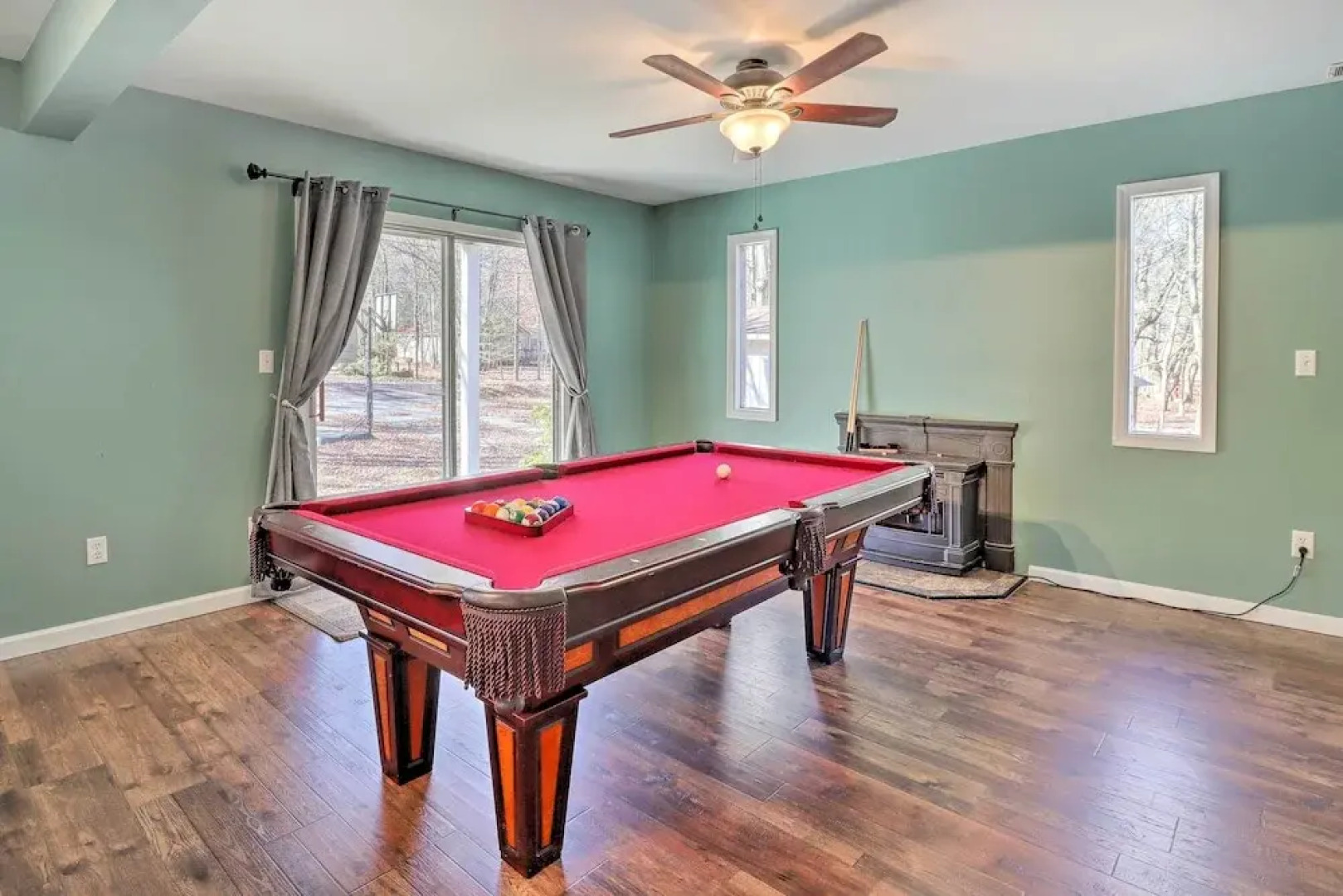 Hike & Swim: Family Home in Albrightsville!