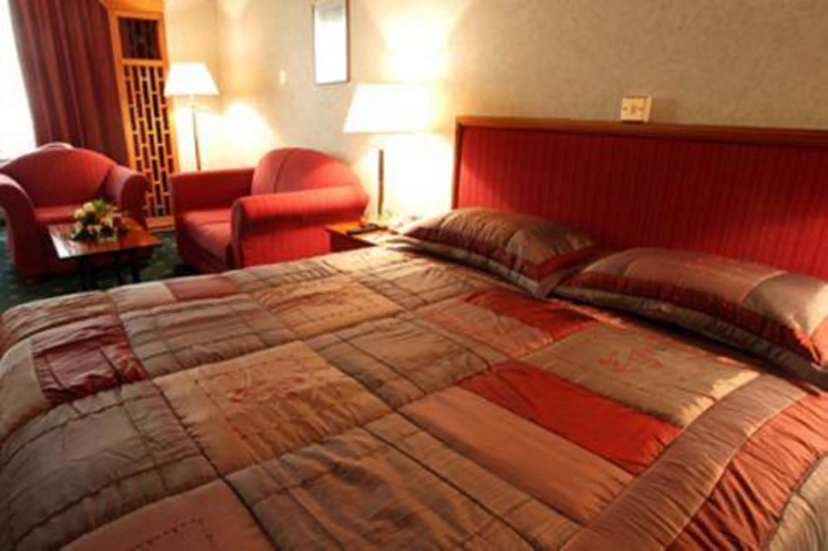 Отель The George Hotel