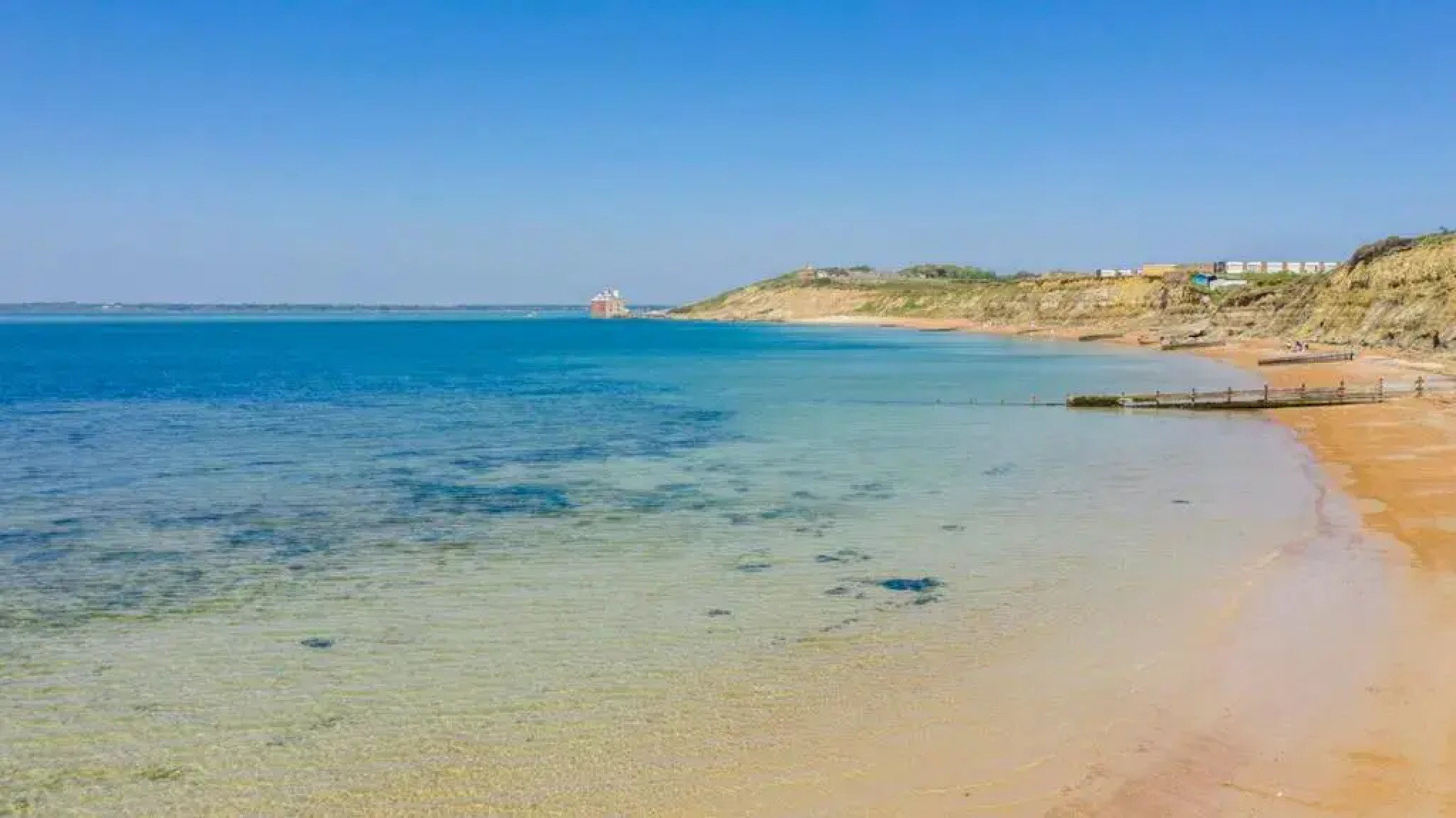 Bay - Brambles Chine, Colwell Bay - 5 star WiFi - Short walk to The Hut and beach - 1 night stays available