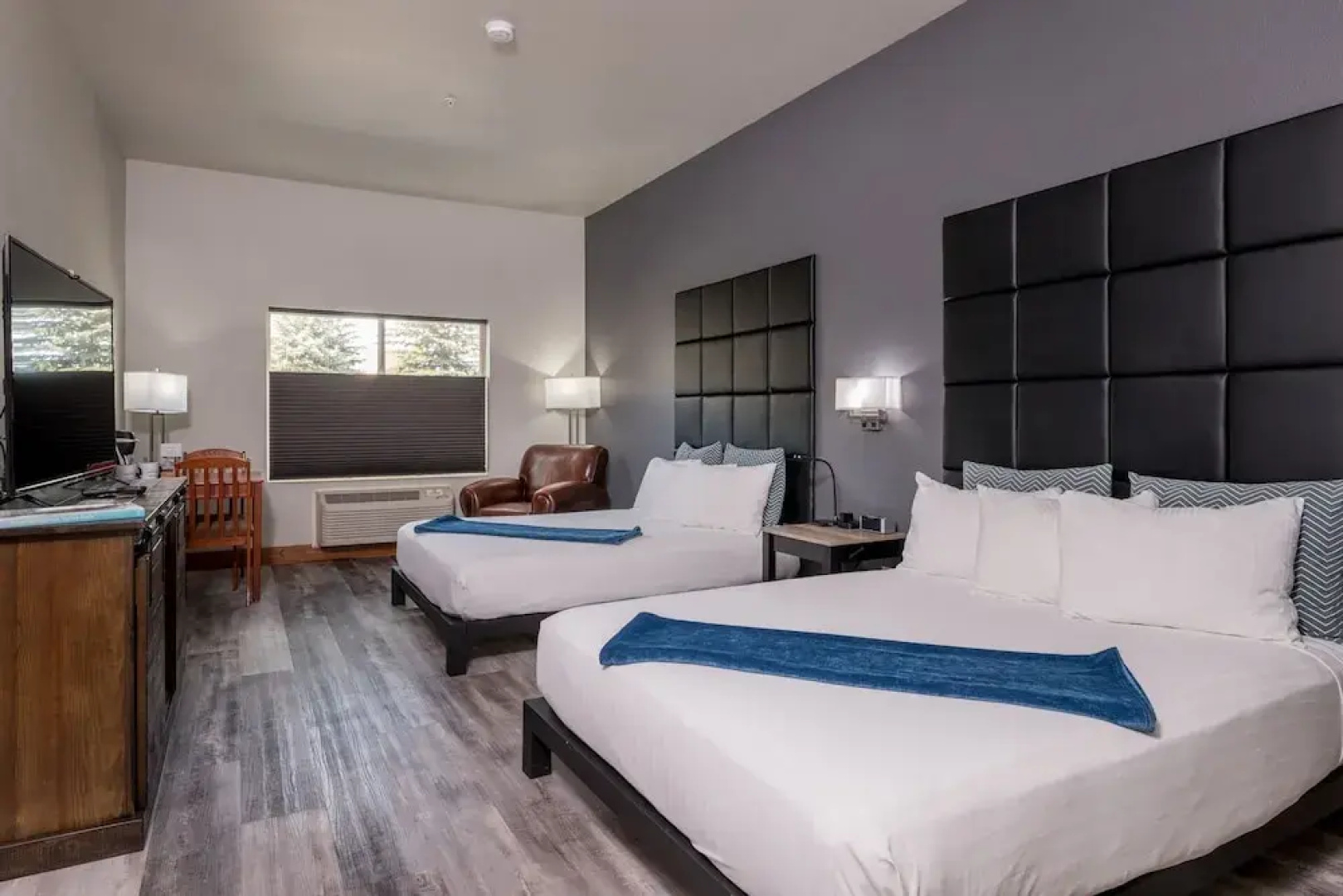 Wood River Inn & Suites