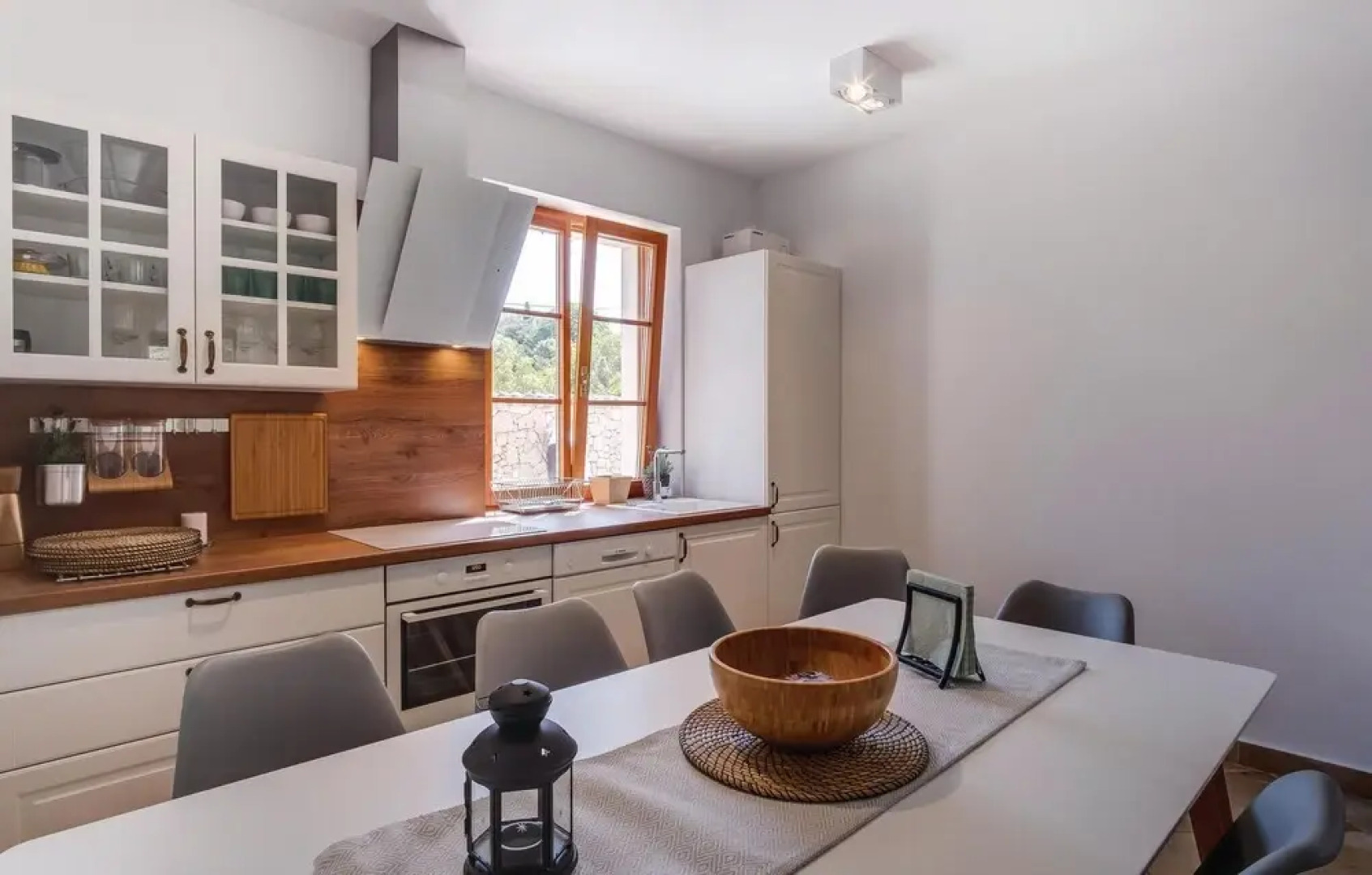 Stunning Home in Sveti Jakov With Sauna, Wifi and 3 Bedrooms