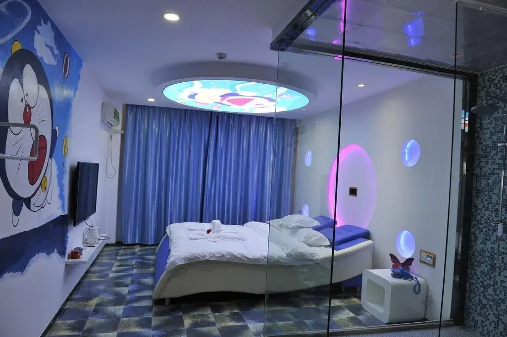 Eaka Hotel