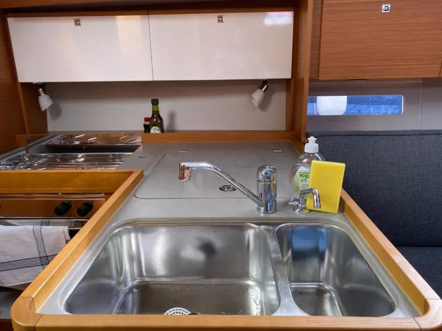 TROIA - Veleiro em marina