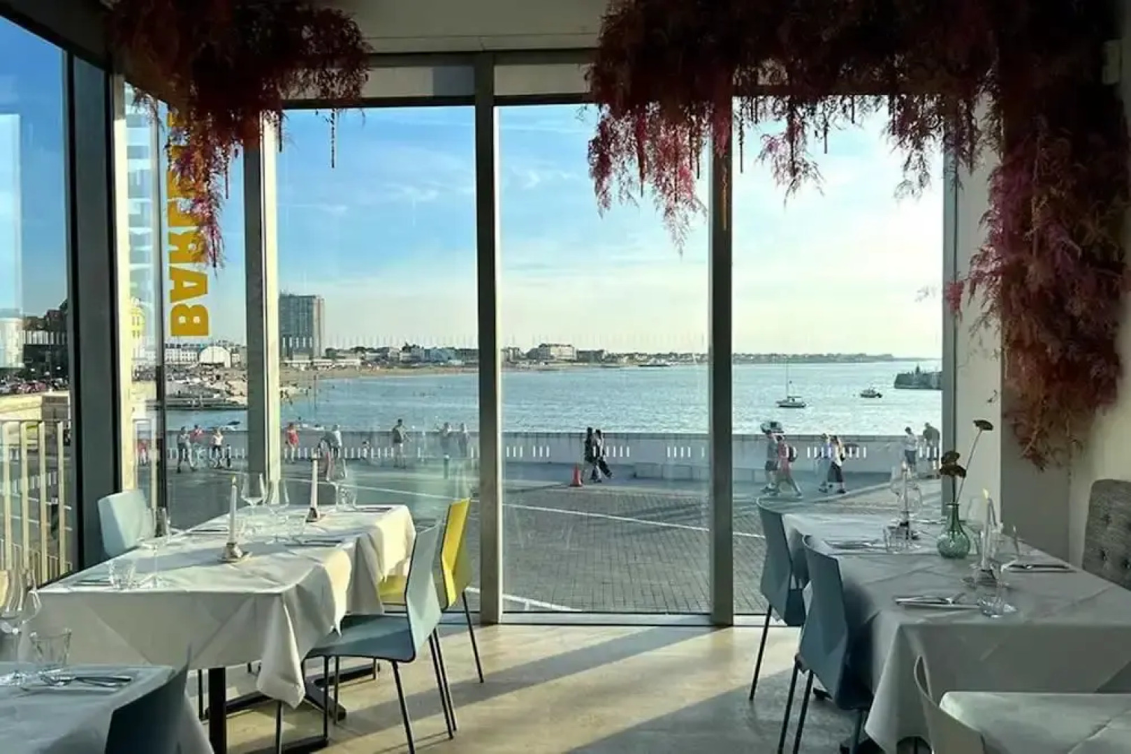 Cosy Coach House Garden Apt by the Sea Res Parking