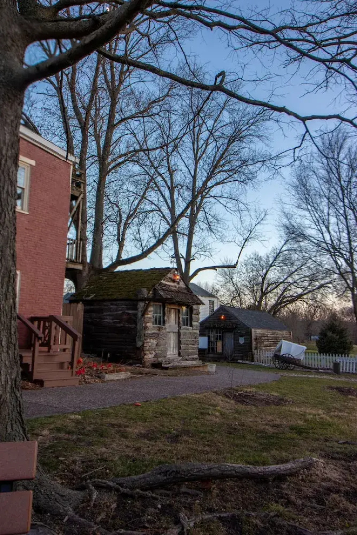 Nauvoo Temple House Hotel