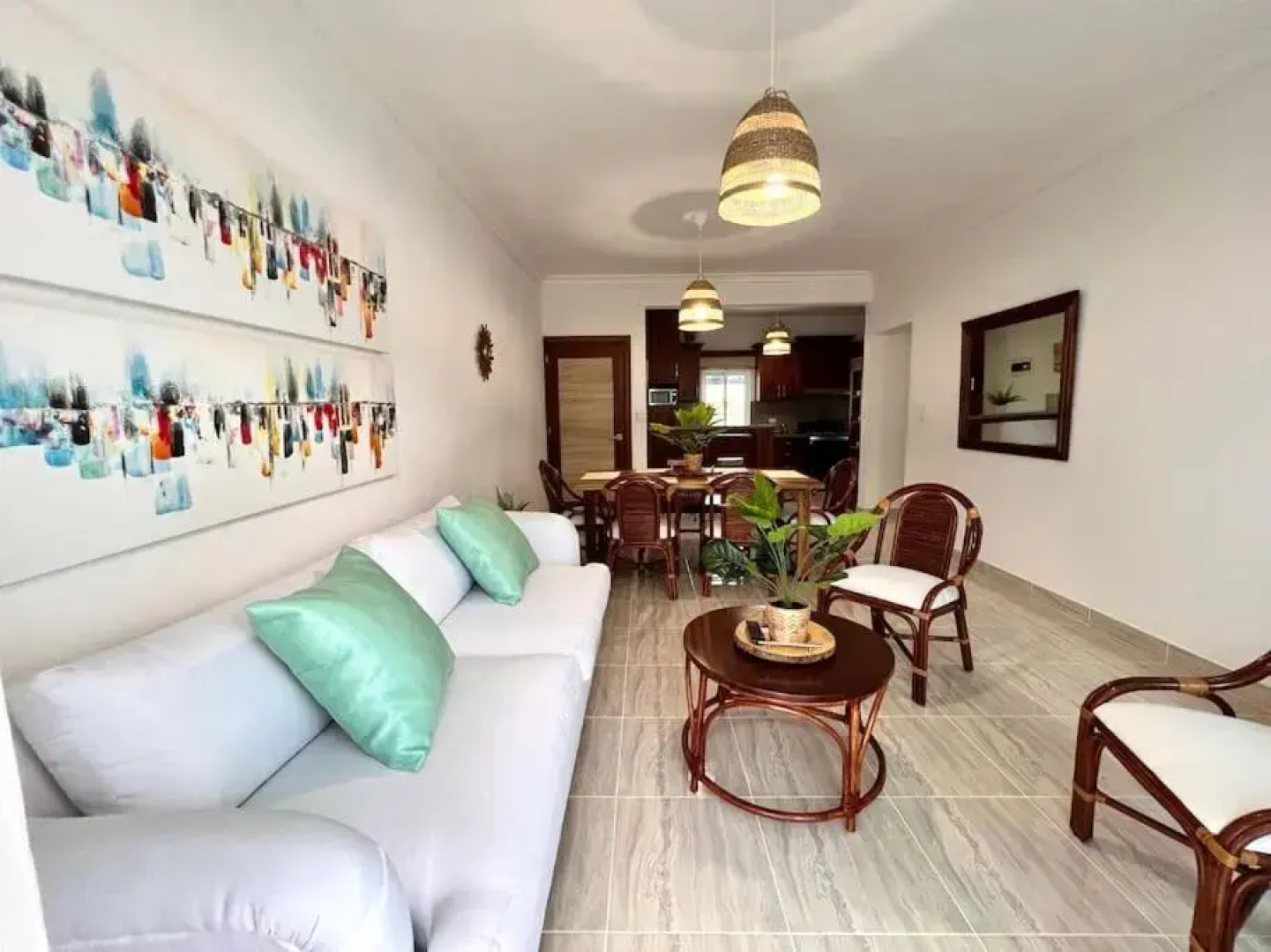 Amazing apartment in thecity 30mins from the beach