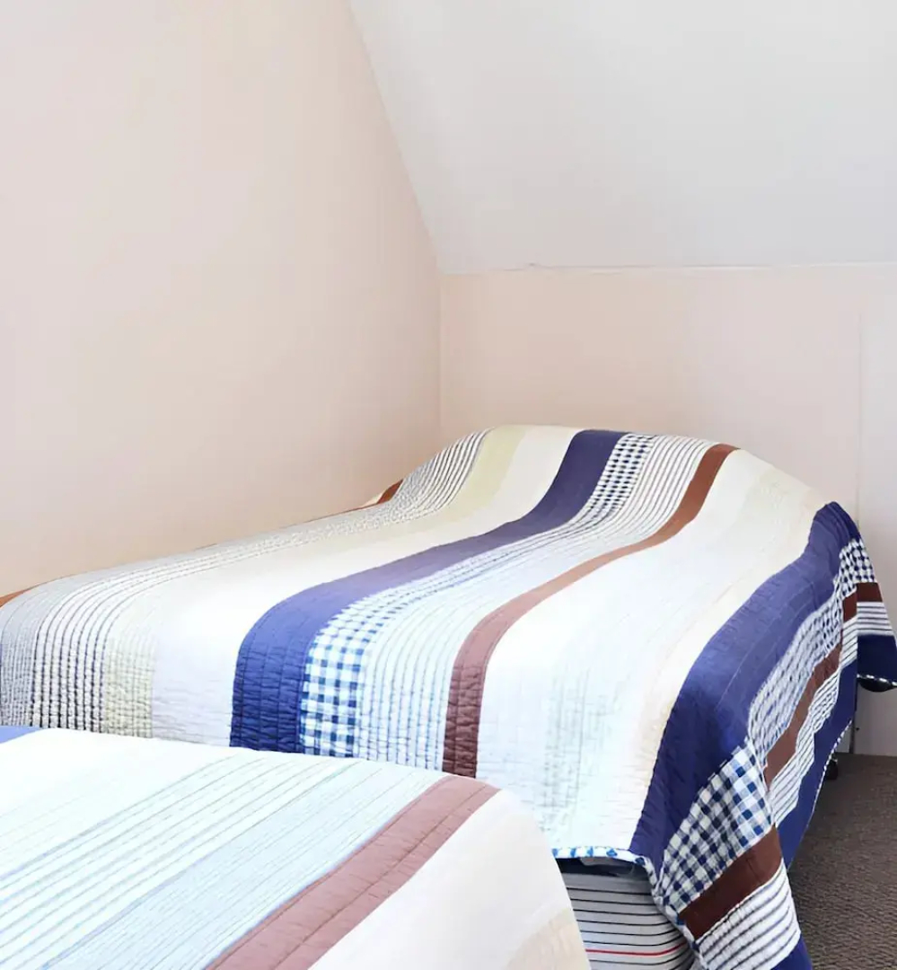 Lions Head Beach Motel & Cottages