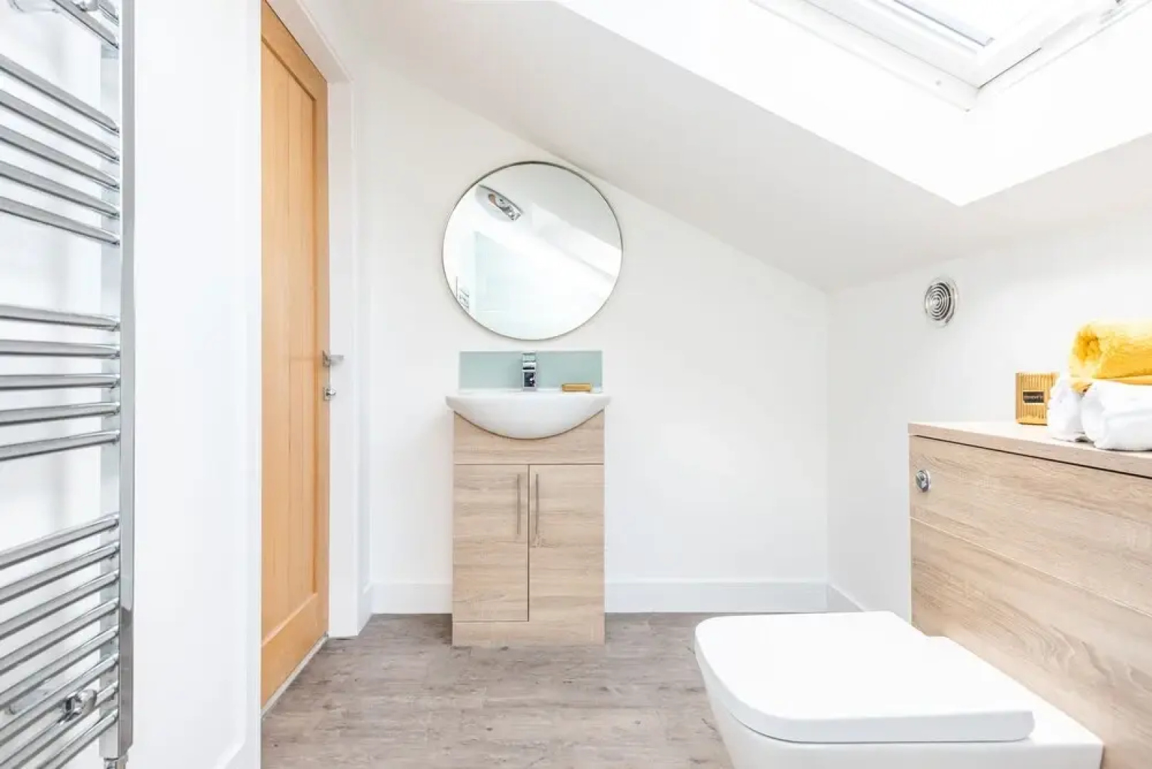 Lincoln 4-beds, Sleeps 13, Hot Tub & Pet Friendly