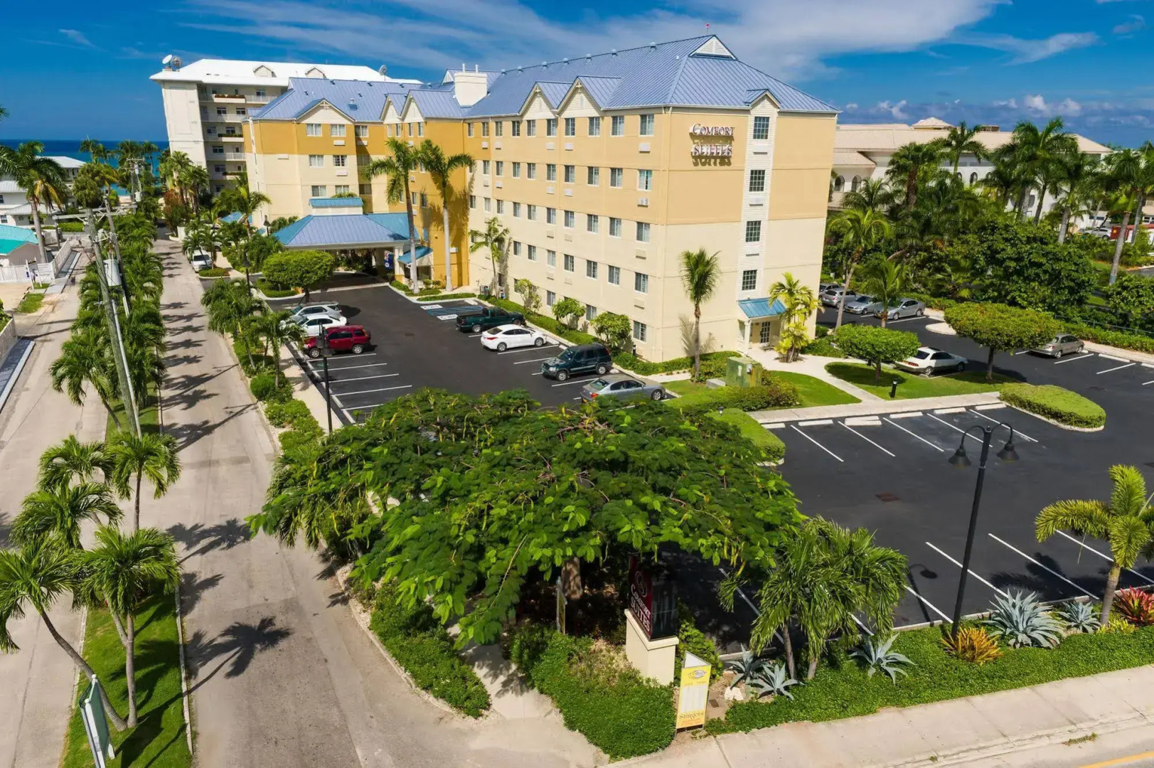 Hampton by Hilton Grand Cayman Seven Mile Beach