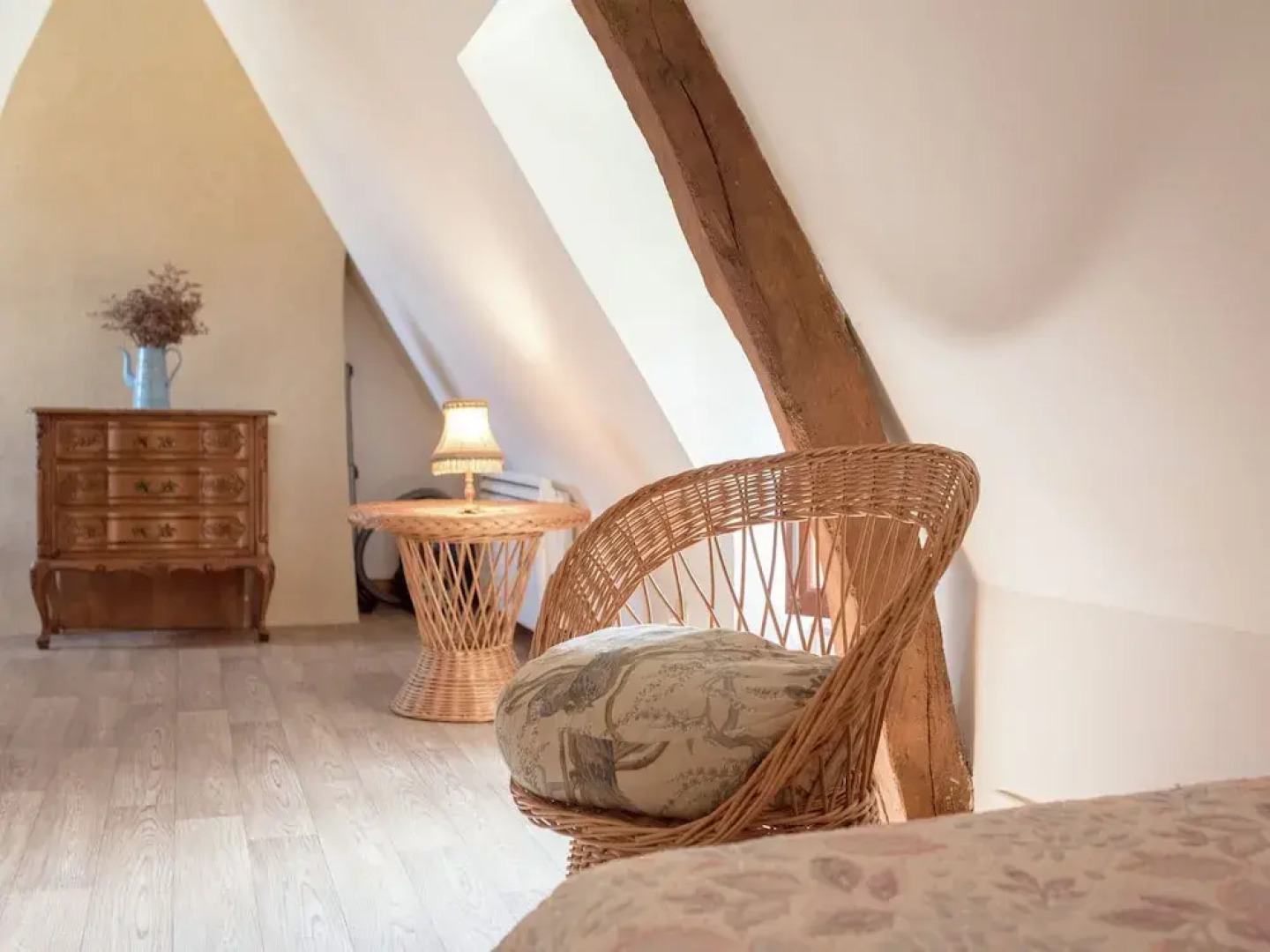 Rural, Detached Holiday Home With Pleasant Garden Near the French West Coast