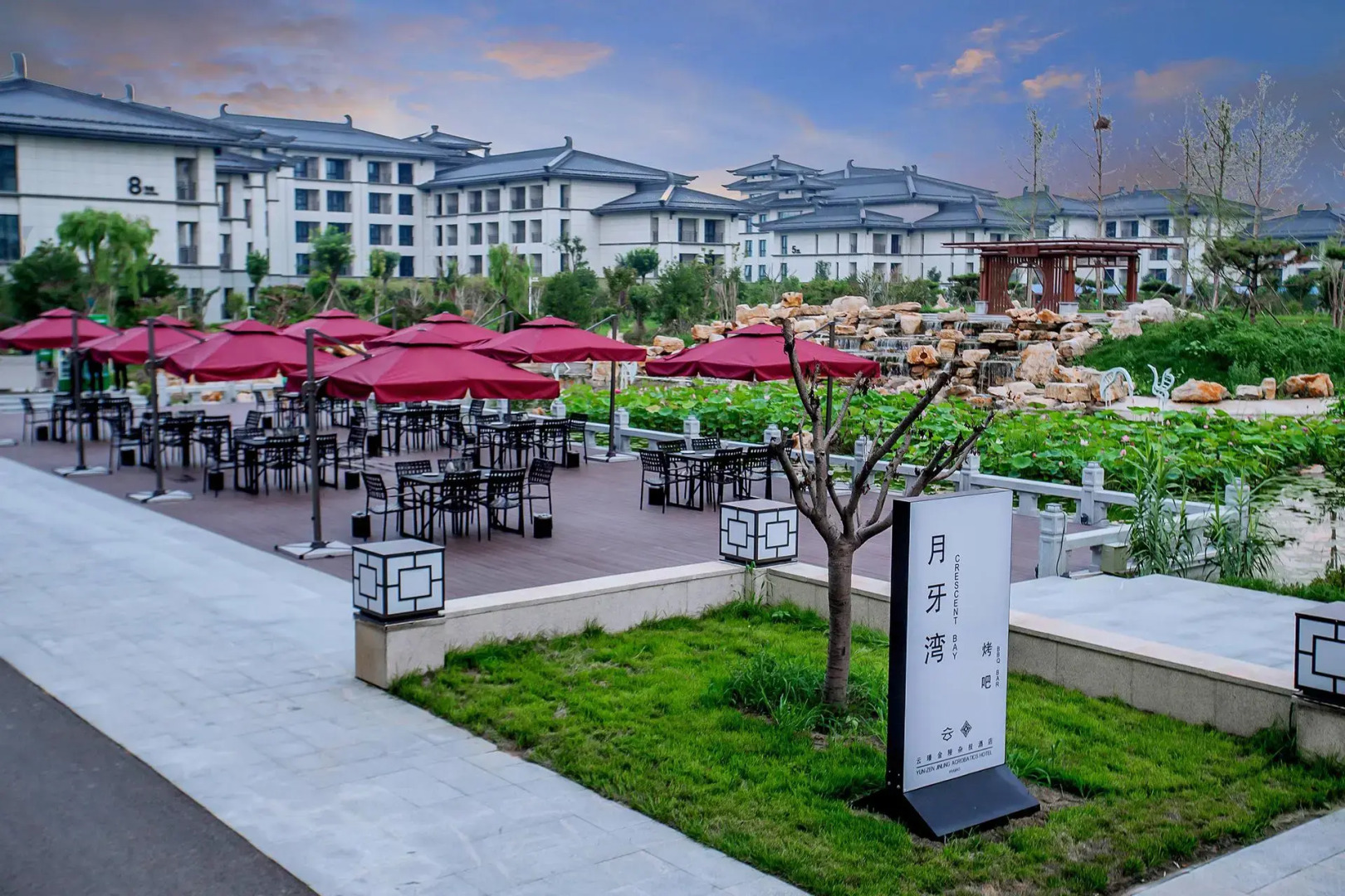 YUN-ZEN Jinling Acrobatics Hotel